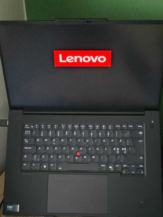 Lenovo ThinkPad P1 Gen 7 16”2,5K RTXA2000 Ultra 7 165H 16RAM 512GB SSD