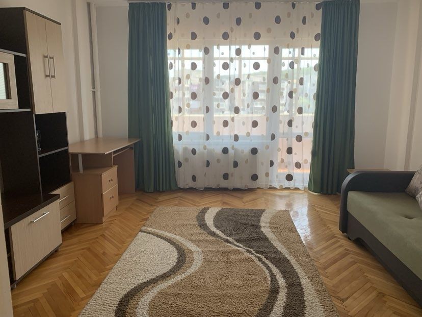 Închiriez garsonieră