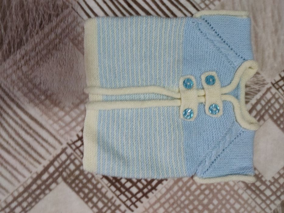 Ръчно плетени детски жилетки