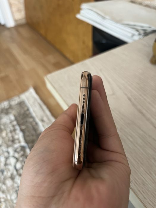 Продается Айфон XS