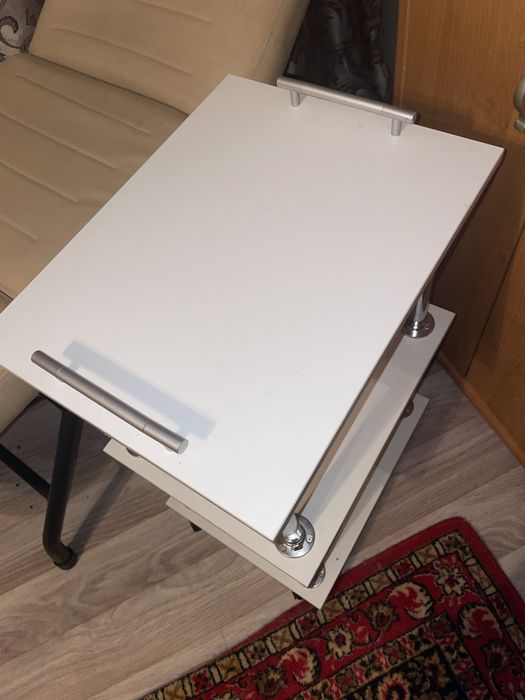 Косметологический столик