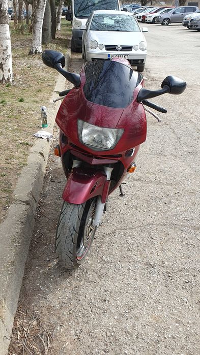 Продавам HONDA CBR 600 F3