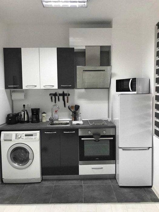 Дава се под наем Тристаен апартамент в Бургас, Възраждане - 120 кв.м за 250 € - Снимка #3