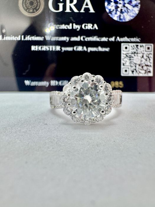 Сребърен пръстен с мойсанит (Диамант) 2 карата