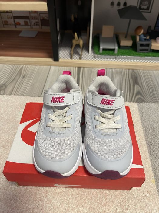 Adidasi copii Nike marimea 25