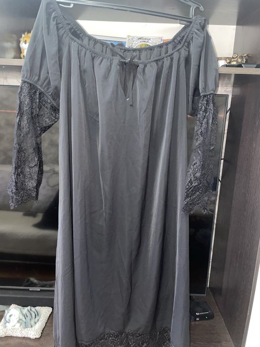 Продам женские платья