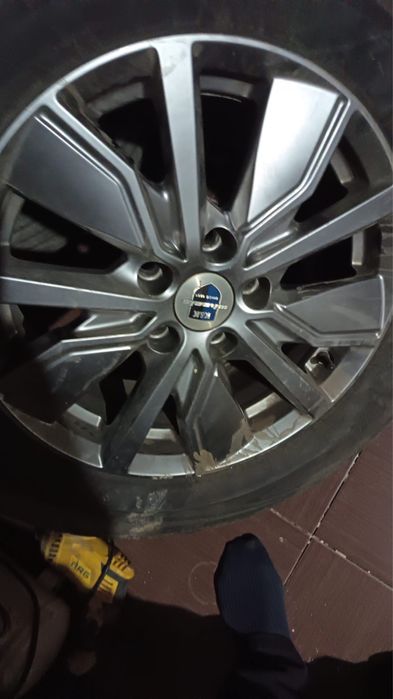 Продам шины с титанками