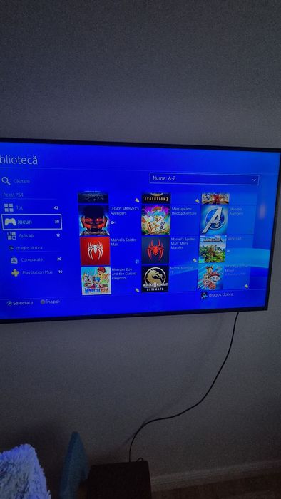 Vând playstation 4 ( ps4 )