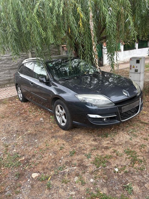 Vand piese pentru renault