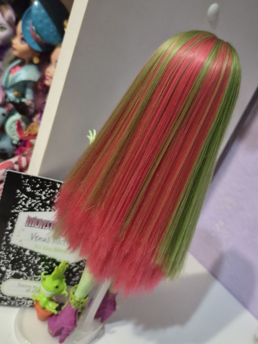 Papusa Monster High Venus McFlytrap