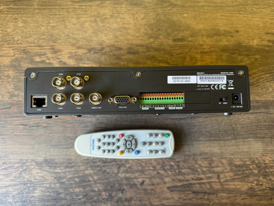 DVR 4 Canale AVerMedia AVerDiGi EB1304NET SATA + Telecomandă Originală