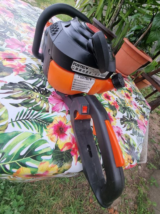 Foarfecă de tuns plante, iarbă , gard viu etc  in stare bună!