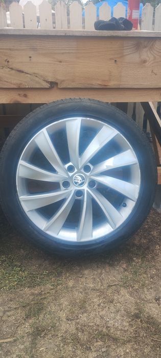 Vând Jante 5x112 R18 cu anvelope