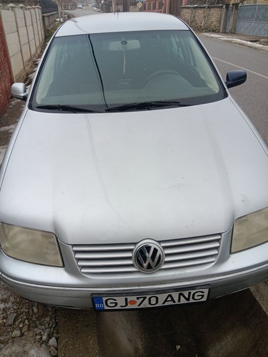 Volkswagen Bora 1.6 benzina.