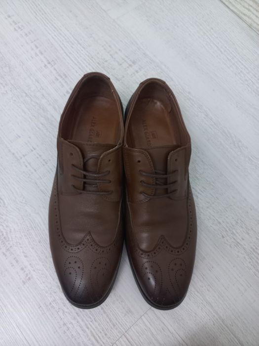 Продам туфли (броги)