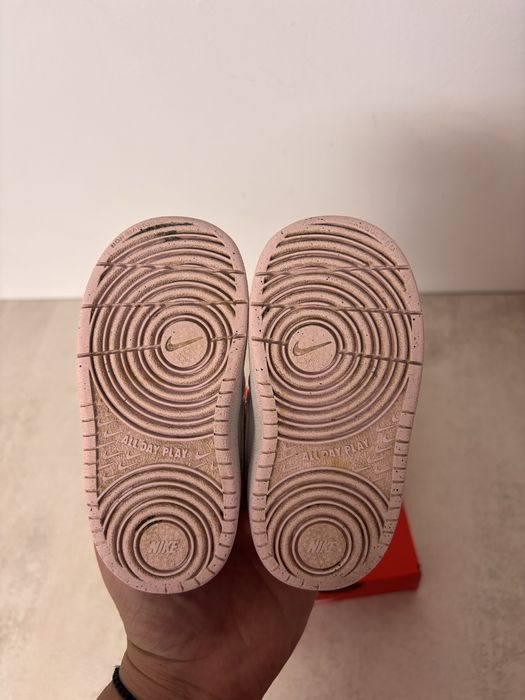 Adidasi Nike marimea 21.5 in stare foarte buna