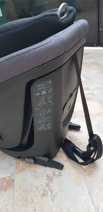 Scaun auto cu prindere isofix