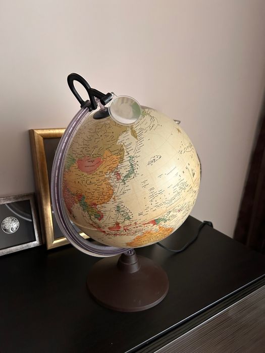 Светещ глобус-нов