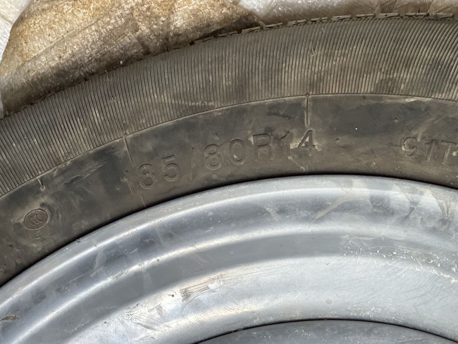 Ось с колёсами для прицепа