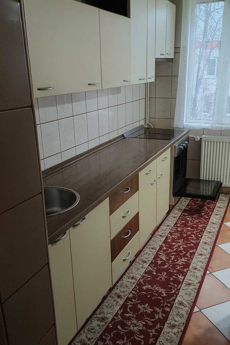 De inchiriat superb apartament cu 3 camere cu boxa subsol-loc parcare