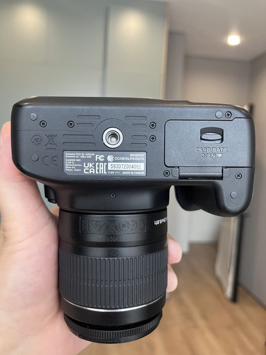 Canon 4000d продам