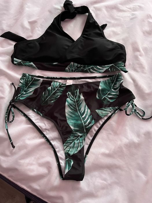 Флорален бански костюм