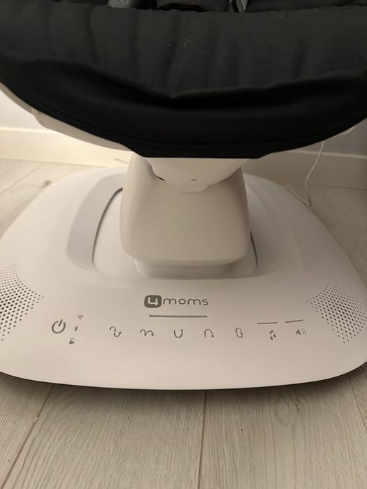 MamaRoo 5.0 бебешка люлка, черна