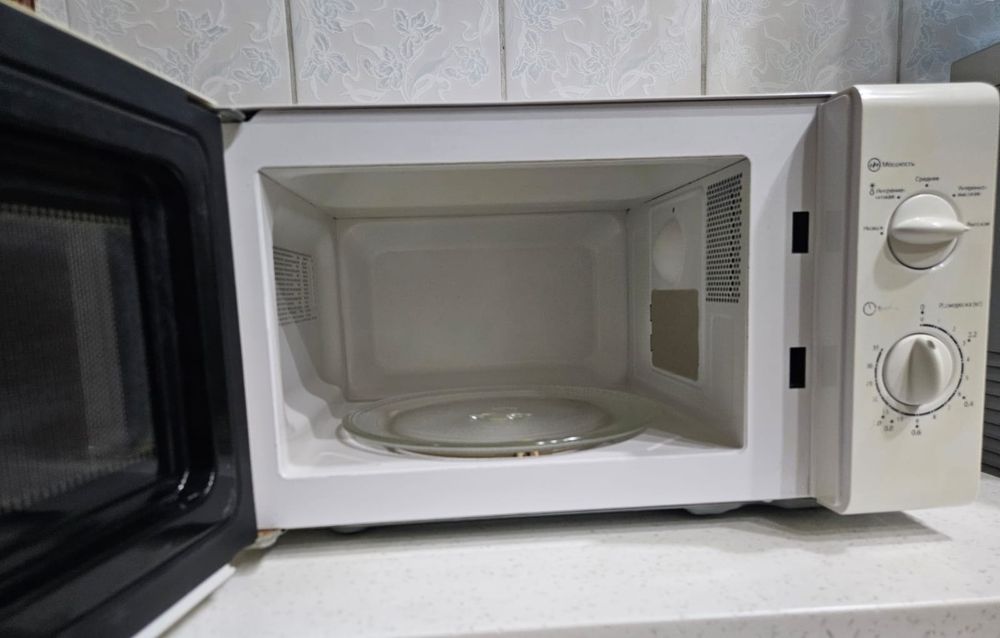 Микроволновка Elenberg бу