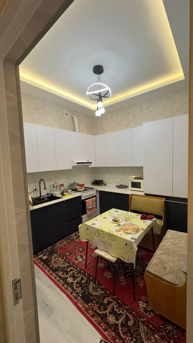 Uy sotiladi katedj 2 qavatli honabod