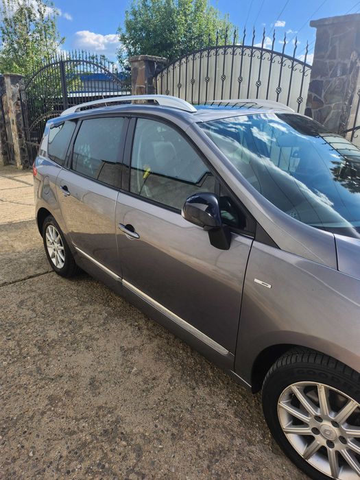 Renault Scenic dCi 110 Business,207000 km,1461cm3,Diesel