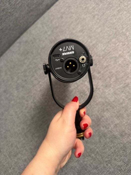 Shure MV7 микрофон – използван, работещ, с повреден жак