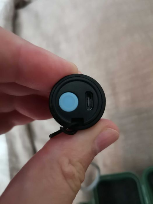 Продавам малък пластмасов фенер с USB зареждане