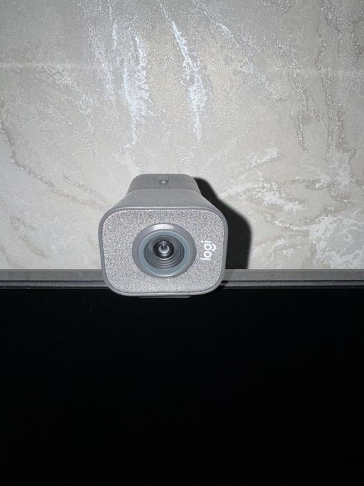 Веб-камера Logitech StreamCam (для стриминга, TikTok).