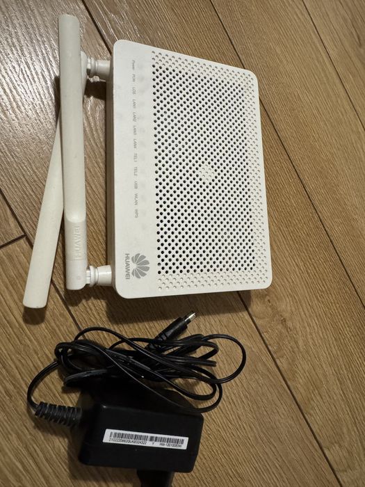 Huawei EchoLife HG8245H5 рутер/рутър