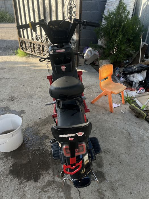 Продам электроскутер танк