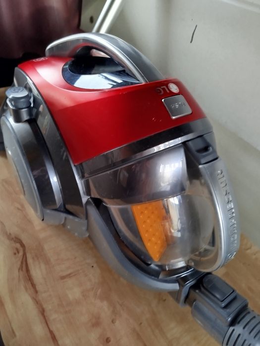 Пылесос  lg со стаканом