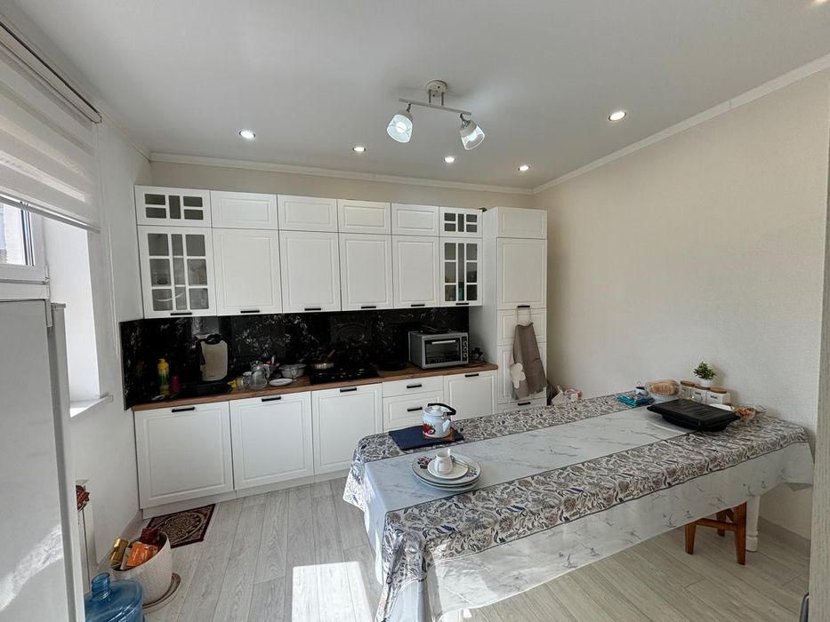 Во дворе 2дома.старый Аэропорт