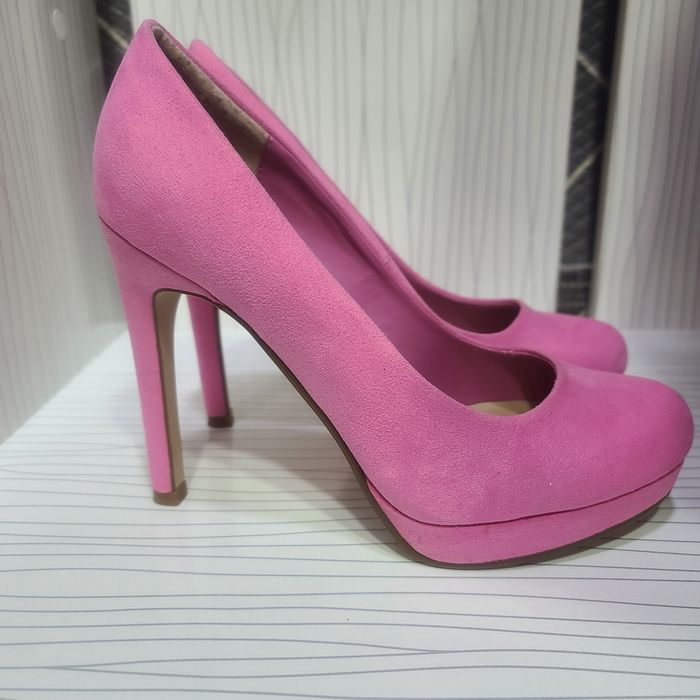 Продаются  красивые туфли