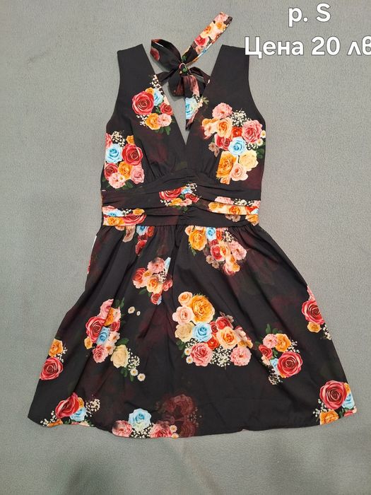 Дамски рокли различни модели