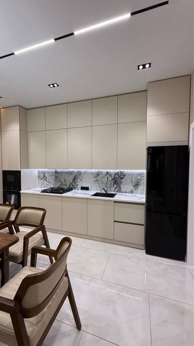 продается полноценный 3 комнатная квартира(БЕЗ ГЛУХОЙ)