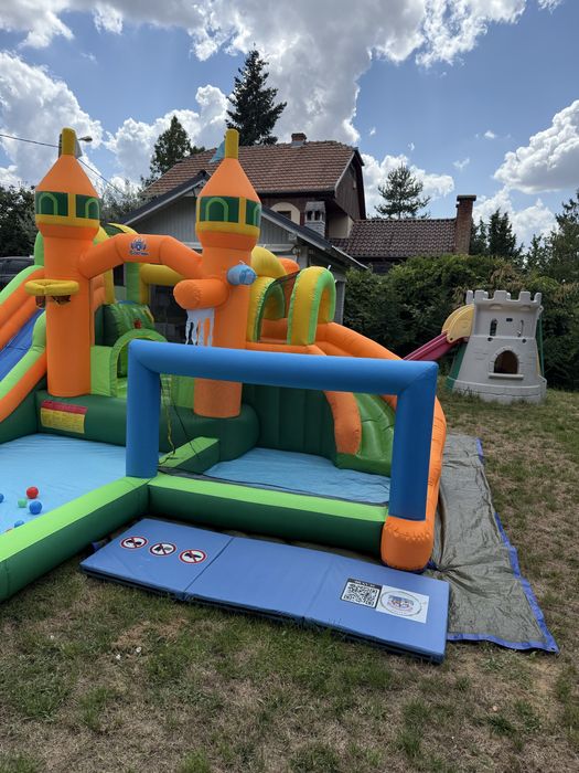 Tobogan castel gonflabil