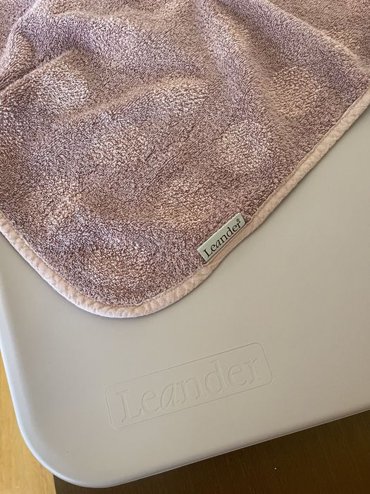 Повивалник Leander Matty + кърпа и халатче