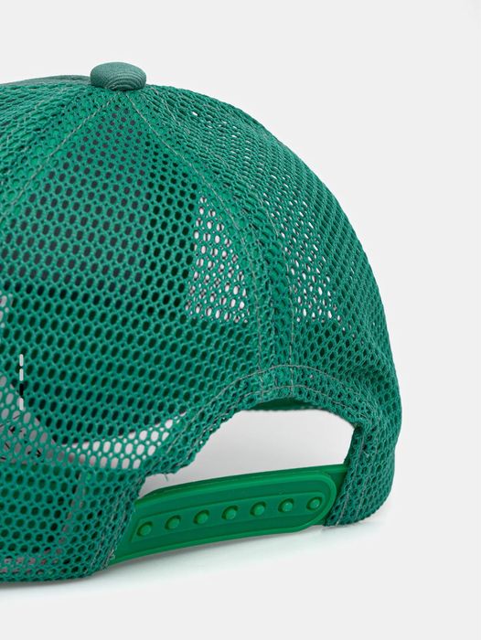 Детска шапка с козирка Benetton