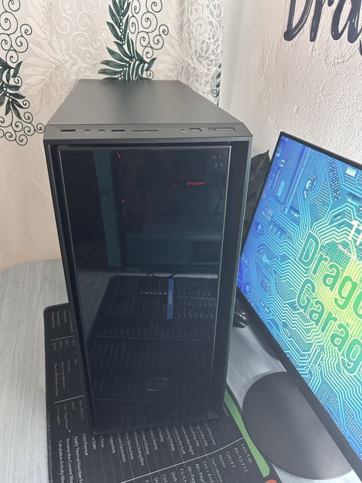 Vând carcasă Cooler Master