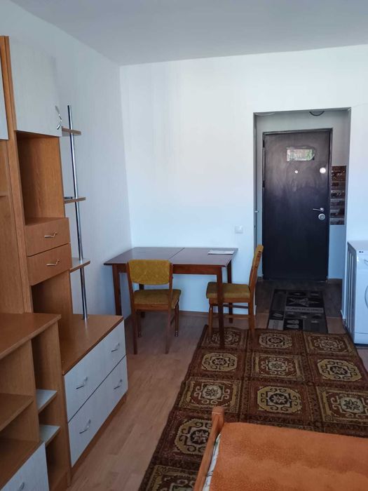 Garsoniera de inchiriat - DOAR termen lung - 240 Euro + garantie