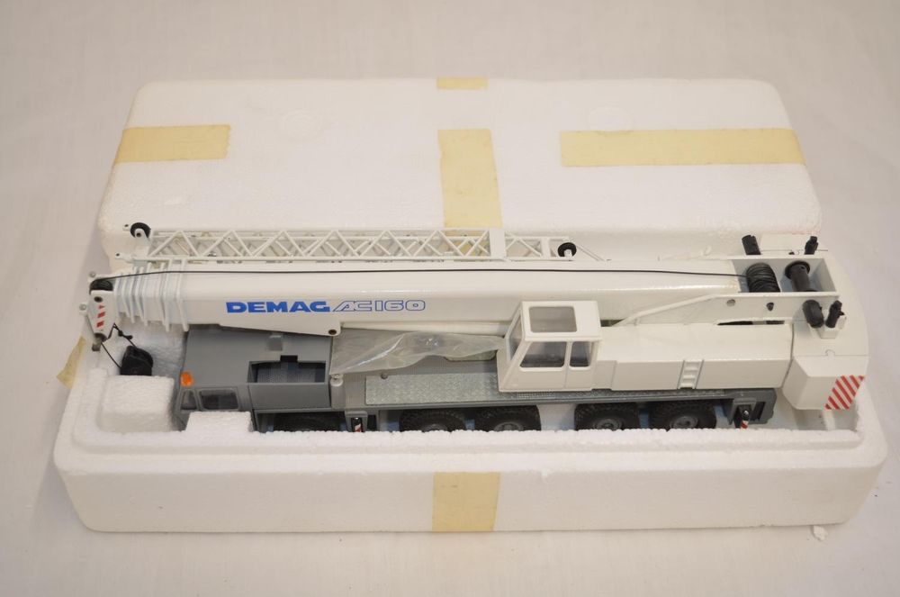 Macheta Demag Grue macara nu schuco,herpa,autoart