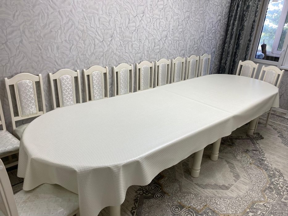 Продам обеденный стол со стульями
