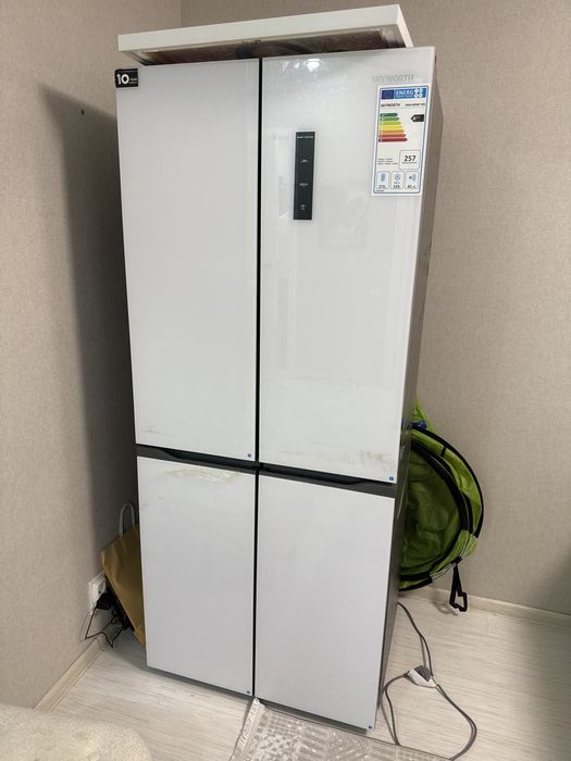 холодильник продам SKYWORTH ,