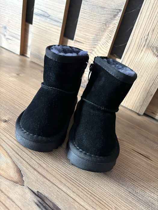 Уги детские натуралка 23р