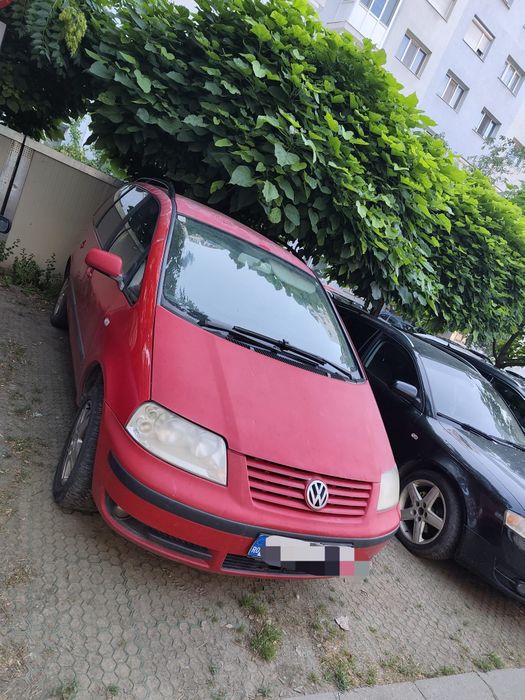 Vând Volkswagen Sharan